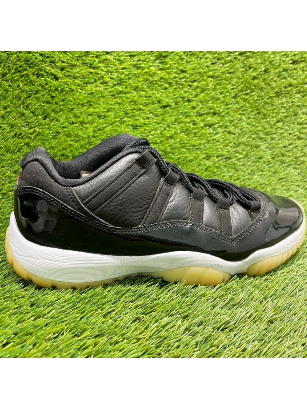 Nike Air Jordan 11 Retro Low Mens Size 9.5 Black White Basketball Shoes Sneakers